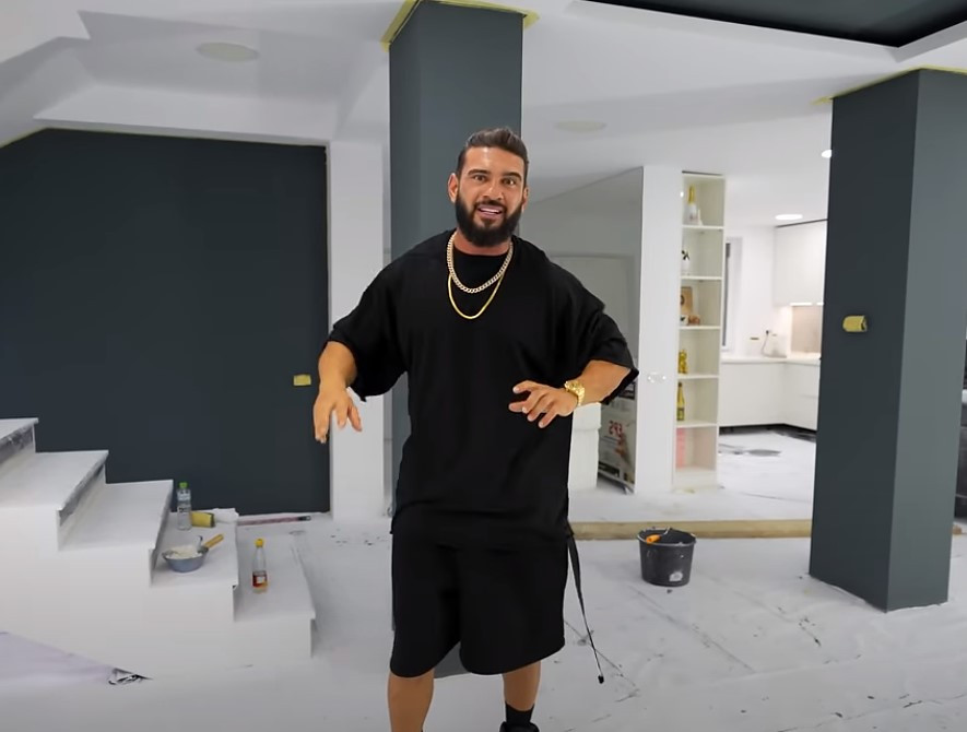 Dorian Popa a fost prins drogat la volanul unui Lamborghini. Artistul a spus că doar a inhalat