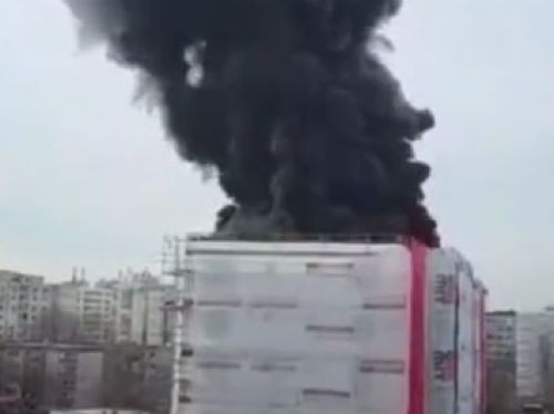 Incendiu de proporții la un bloc din Sectorul 5 al Capitalei. ”Arde blocul! Daunele morale cine le plătește?”