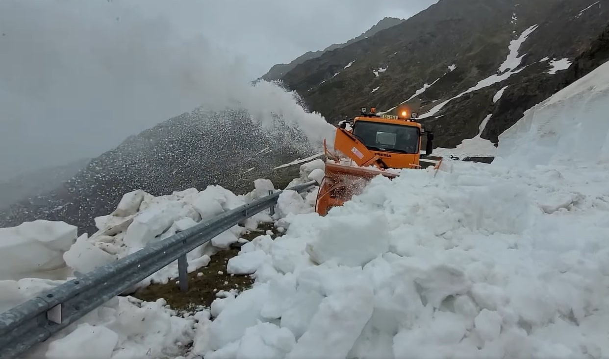 Deszăpezirea Transfăgărășanului în progres, redeschiderea posibilă înainte de termenul obișnuit