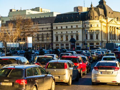 Rovinieta, mai scumpă pentru mașinile poluante. Cât va trebui să plătești, în funcție de noii factori