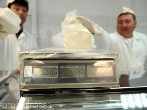 Prețurile cresc de Paști. Un kg de brânză, cât un kg de carne de miel
