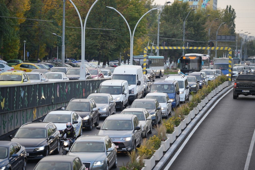 Intră în vigoare plafonarea prețurilor la RCA. Cât plătesc șoferii pe asigurarea auto