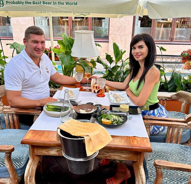 Soția lui Călin Donca, de la o viață în sărăcie la o femeie milionară: „Dormeam pe niște saltele, pe jos”