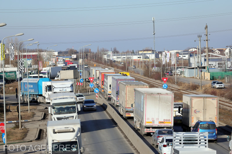 Protestul șoferilor de TIR și tractoare care a blocat țara, inspirat din Germania. Guvernul îl vede ca fiind „membri ai unui partid”