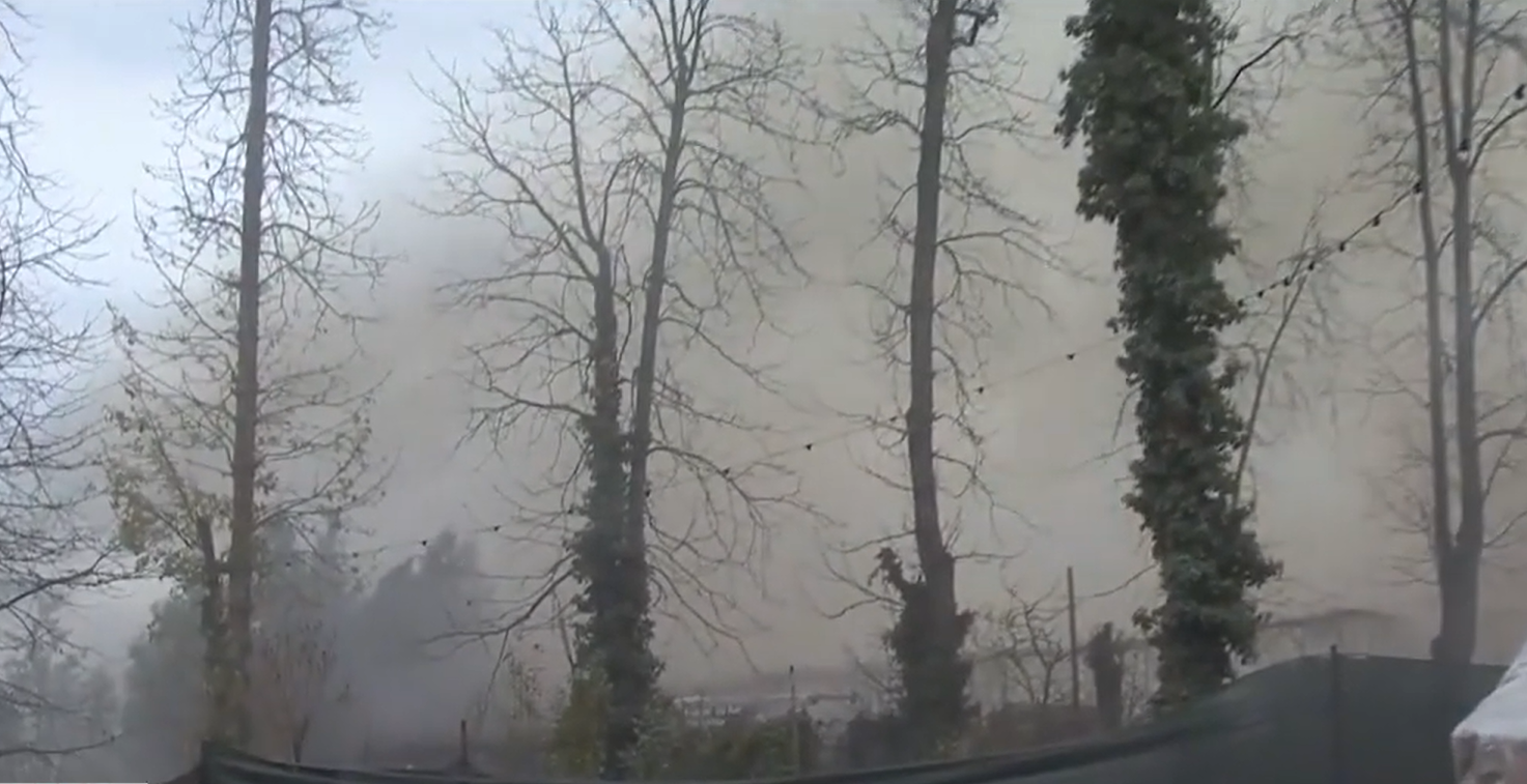 Arde restaurantul lui Pescobar din Snagov. Flăcările au cuprins peste 500 de metri pătrați