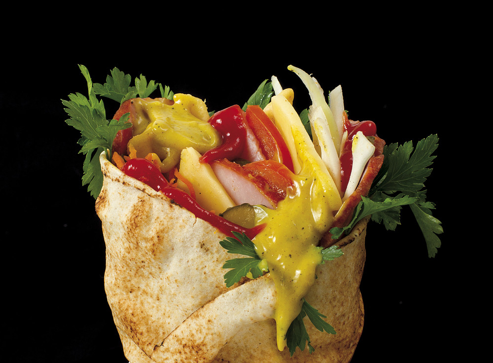 Câte calorii are o shaorma? Bombă calorică sau preparat sănătos?