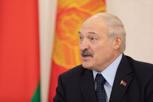 Președintele Belarusului, Aleksandr Lukașenko, dispune patrule înarmate pe străzi pentru a combate "extremismul"