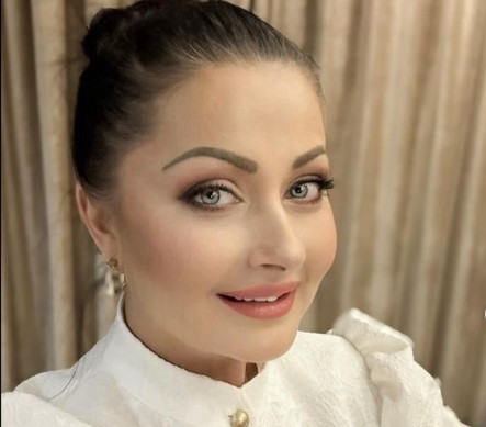 Gabriela Cristea a primit bradul de Crăciun împodobit de un designer. Internauții au desființat-o pe Instagram: „Nu vă dau cu hate, dar este urat rău”