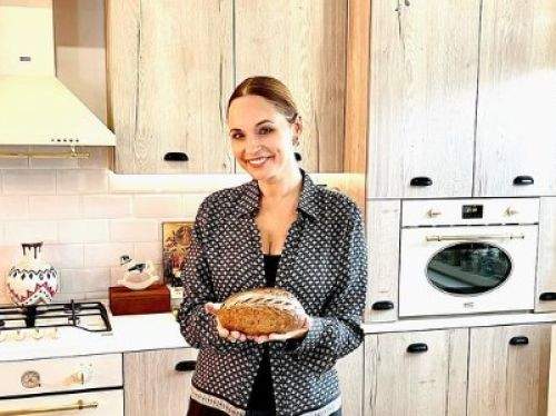 Andreea Marin a slăbit 13 kilograme. Vedeta este în culmea fericirii: „Se ține bine bătrânica”