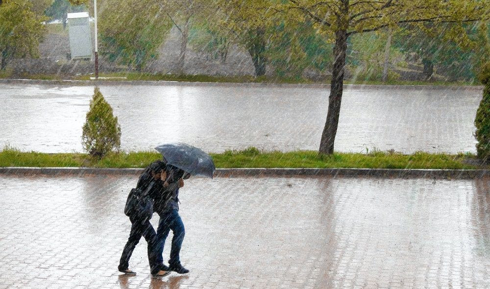 Avertizare de urgență în București: vijelii și vânt puternic anunțate prin RO-ALERT