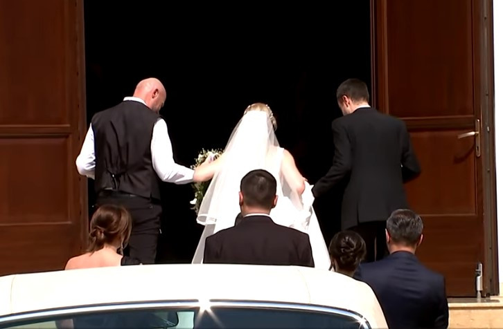 Imagini fabuloase de la nunta Sandrei Izbașa cu Răzvan Bănică. Fosta gimnastă: „Ne bucurăm să fim căsătoriți în fața lui Dumnezeu”