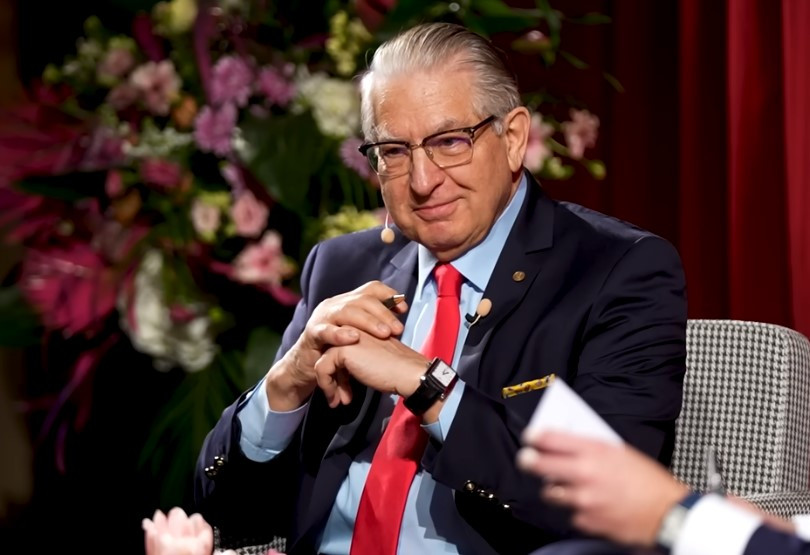 Beneficiile consumului moderat de vin roșu, explicate de medicul Vlad Ciurea