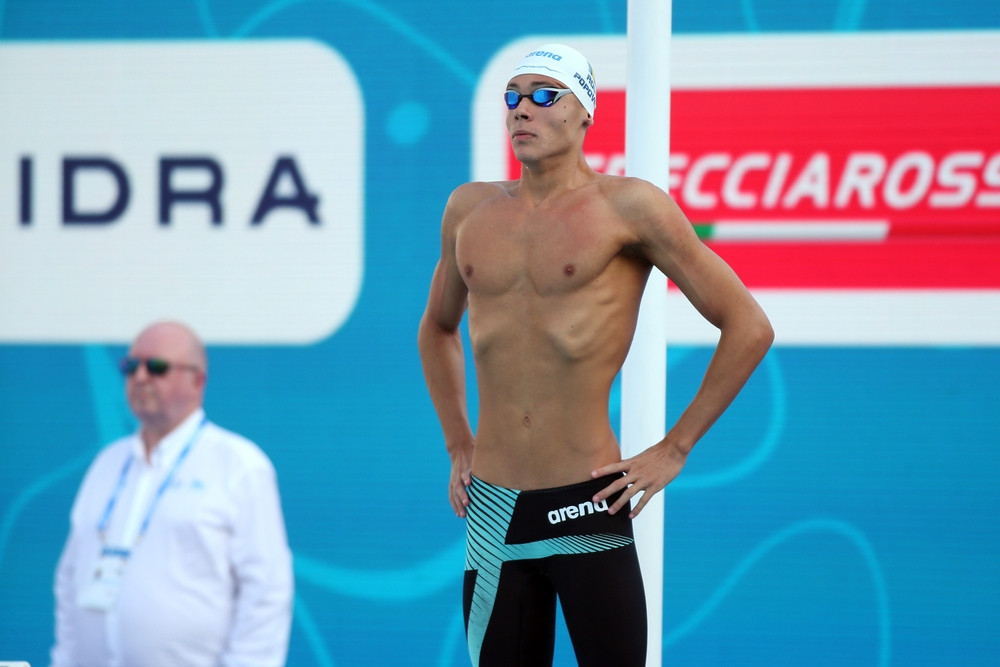 David Popovici luptă azi pentru prima finală de la Campionatele Europene de înot în bazin scurt