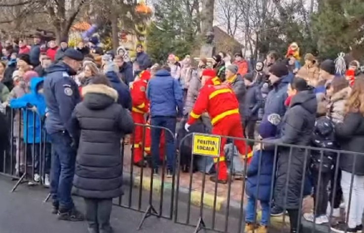 VIDEO Un militar de la Școala de Jandarmi Fălticeni a leșinat în timpul paradei de 1 Decembrie de la Suceava