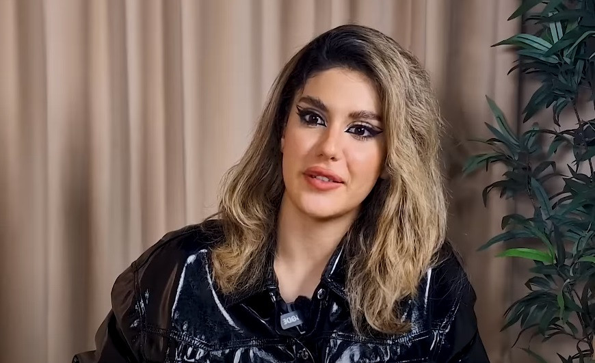 Jasmine, invitată la "Bravo, ai stil" Backstage”. Atac dur la adresa lui Iris: „Aici vorbesc de educația pe care o am”