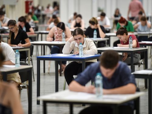 Elevii unei școli din Timișoara vor trece la cursuri online, după ce clădirea instituției a fost încadrată în clasa I de risc seismic