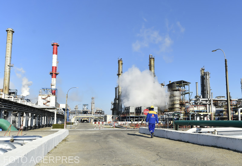 Cum s-a produs tragedia de la Petromidia. Doi angajați au căzut într-un bazin cu azot, la -50 de grade