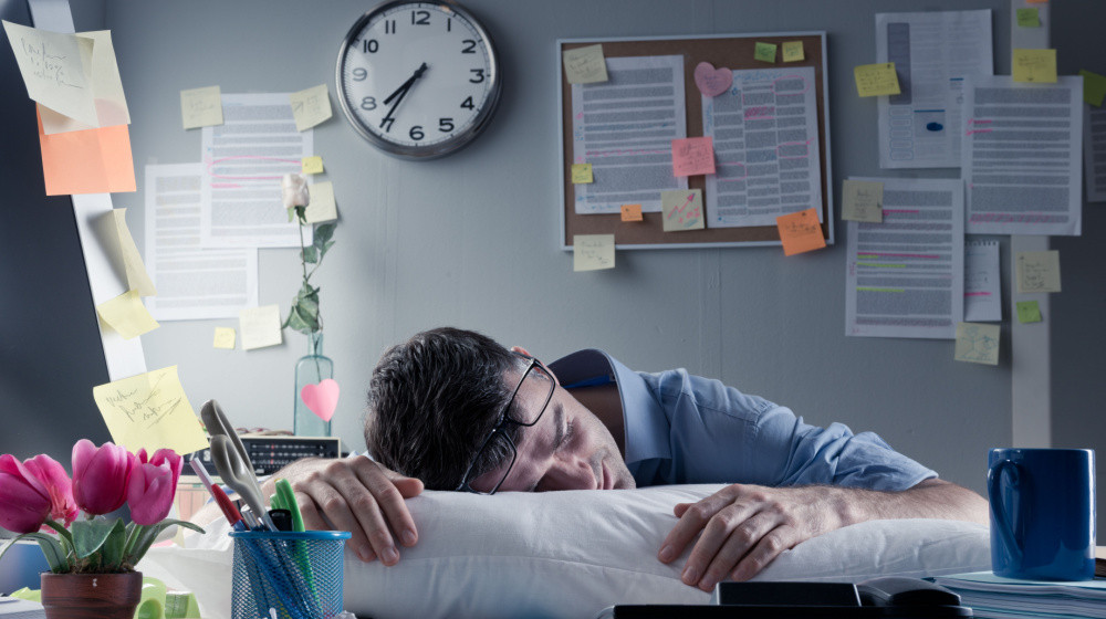 Grecia introduce săptămâna de lucru de 6 zile: Ce înseamnă să fii workaholic legal?