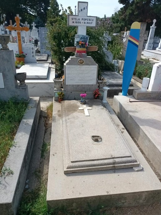 Mormântul Stelei Popescu, în paragină. Imagini dezolante cu locul de veci al actriței, la aproape șase ani de la deces