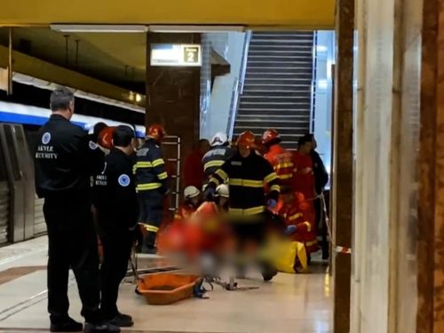 Tânăr de 24 de ani, căzut în stația de metrou Tineretului. Haos în subteran