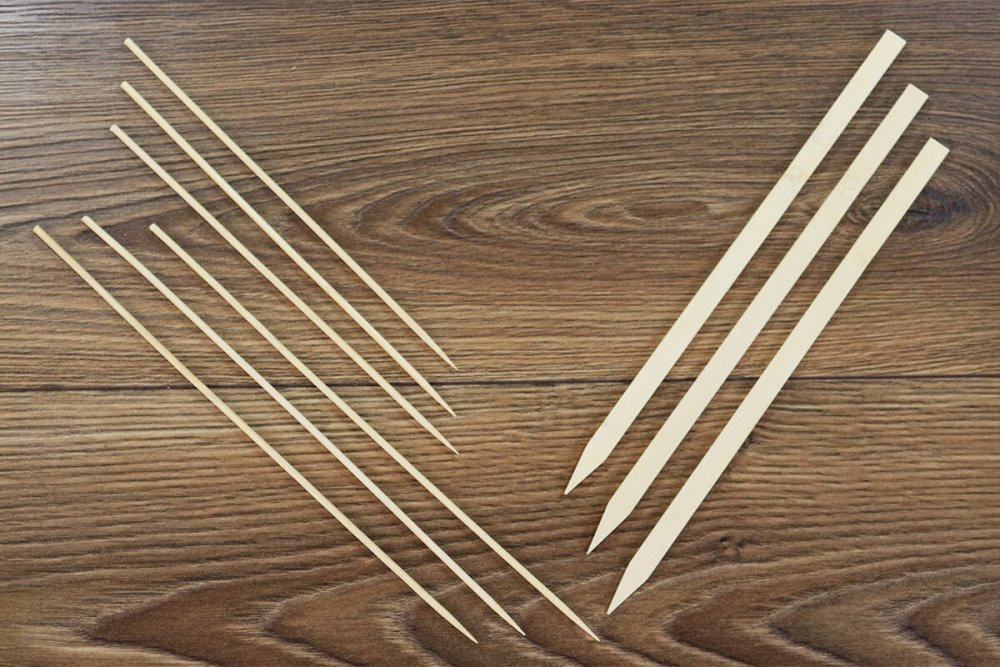 Bețe pentru frigărui de la Snick Ambalaje. Accesoriu esențial pentru grătar, restaurante și catering