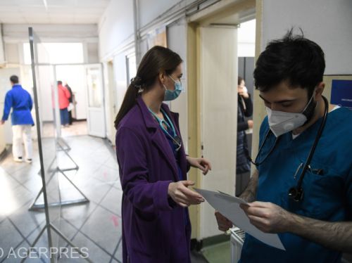 Gripa ne bagă în stare de alertă. Spitalele au luat măsuri, fără să mai aștepte reacția ministrului Sănătății