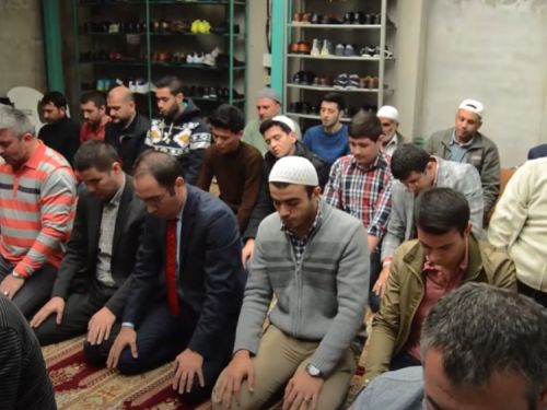 Arabii vor statul de minoritate în România: loc în Parlament și drept garantat la moschei. Demersul, început de comunitatea din Timișoara