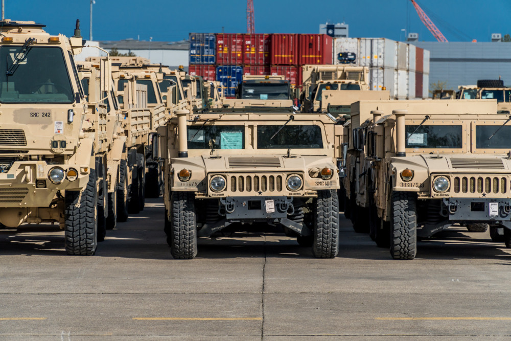 NATO vrea ca aliații să fie pregătiți dacă Putin decide să escaladeze conflictul. Ce armament trimite în România