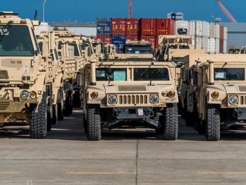 NATO vrea ca aliații să fie pregătiți dacă Putin decide să escaladeze conflictul. Ce armament trimite în România