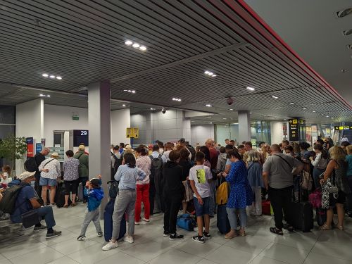 Țara din Europa care renunță la controalele cetățenilor români în aeroporturi