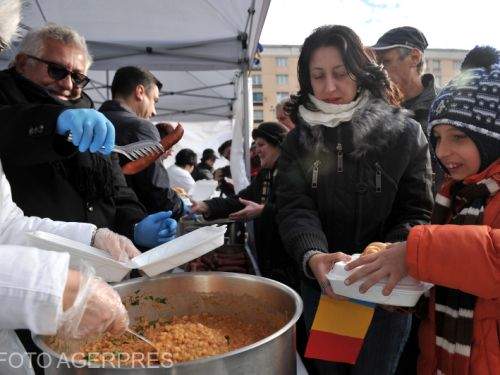 Ce pun pe masă românii de 1 Decembrie. De ce este fasolea cu cârnați mâncare tradițională de Ziua Națională