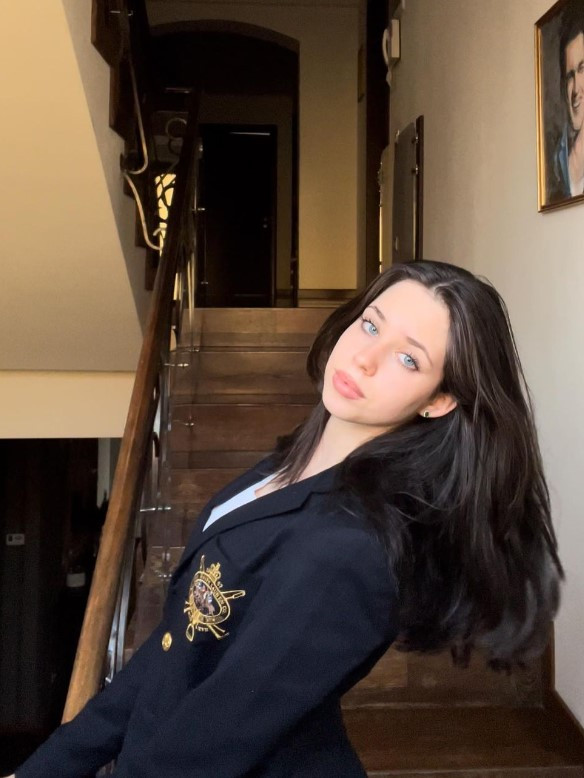 Violeta Bănică, în centrul unei dispute, pe Instagram. Andreea Marin a sărit în apărarea sa: „Am avut mereu bun simț...”