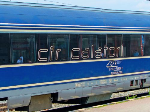 Un tren marfar a deraiat între Craiova și Caracal. Zece vagoane au fost răsturnate pe calea ferată
