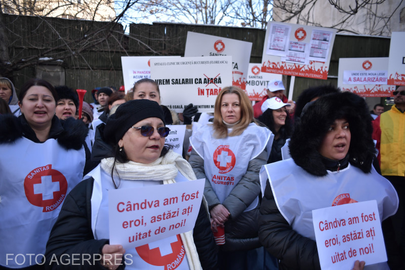 Salarii mai mari în Sănătate. Cu cât va crește leafa unui asistent medical după majorarea promisă de Guvern/Protestele continuă
