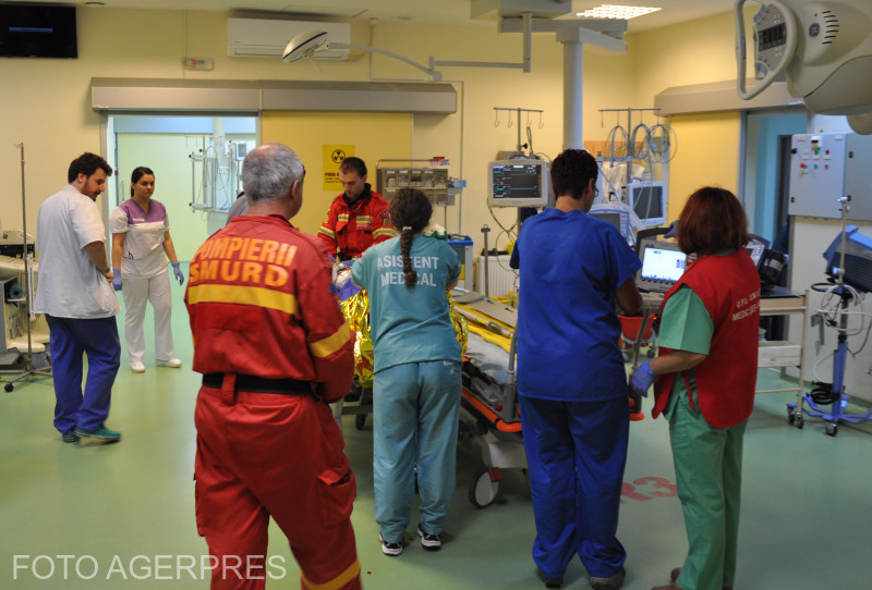 Ieșeanul băgat în spital de o petardă, transferat în Germania. Bărbatul are arsuri pe 75% din corp