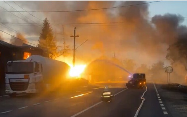 Explozia din Crevedia. Crește bilanțul morților: o a patra persoană, cu arsuri de 95% pe corp, a murit la Spitalul Floreasca