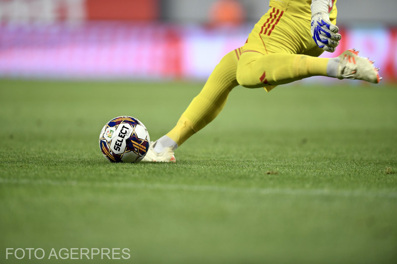 Incident șocant în căminul CS Dinamo. Un fotbalist de 14 ani și-a înjunghiat un coleg în spate cu foarfeca