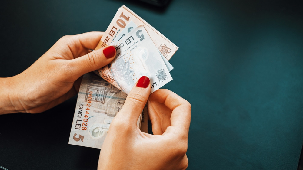 Modificări majore privind salariile din România. Sporurile și bonusurile bugetarilor ar putea să dispară