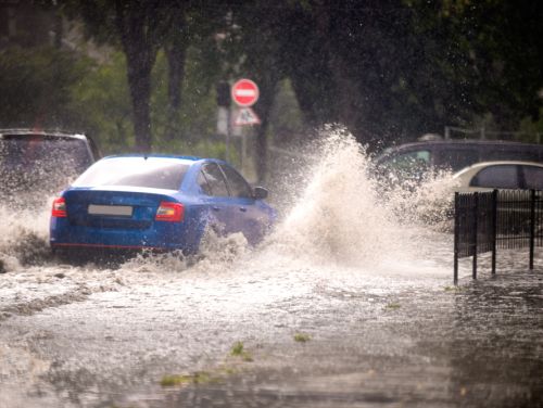 ANM: Cod galben de ploi, vijelii și grindină. Zonele vizate