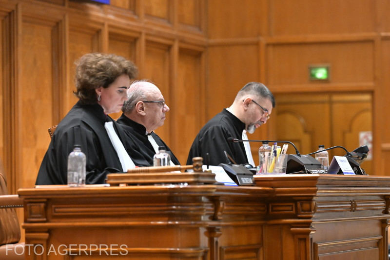 Legea pensiilor speciale se întoarce în Parlament. CCR: Este parțial neconstituționată și trebuie corectată