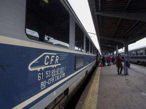 CFR Călători: „Duminică, transportul feroviar trece la ora oficială de vară”