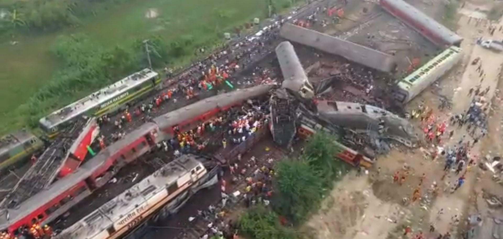 Cumplit accident feroviar în India. În jur de 300 de decese și 850 de victime