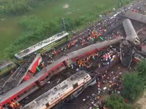 Cumplit accident feroviar în India. În jur de 300 de decese și 850 de victime