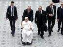 Papa Francisc a ajuns în Ungaria. Întâlnirea sa cu premierul Viktor Orban, sub semnul întrebării