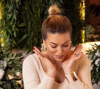 De ce nu a putut Sensy să nască natural. Influencerița a povestit totul abia acum: „A început chinul”