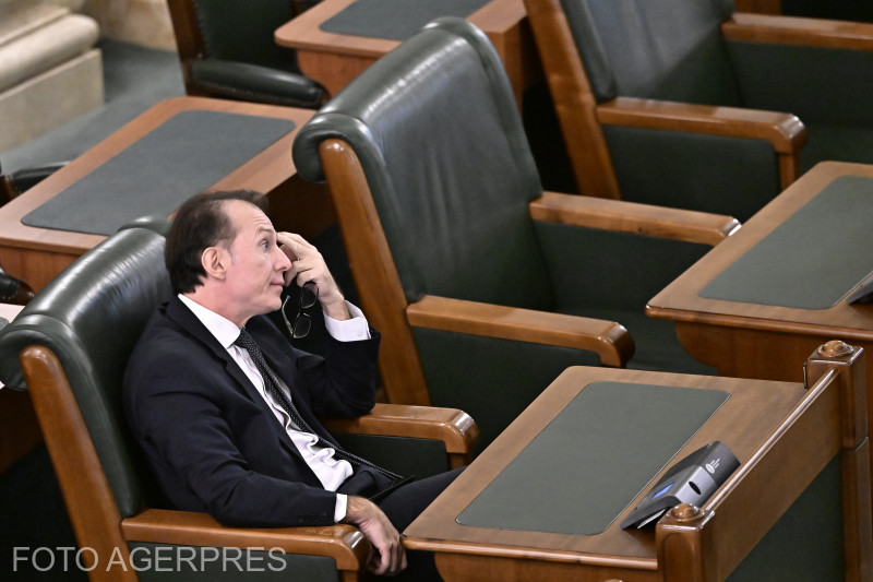 VIDEO Florin Cîțu a ajuns la DNA. Fostul premier este acuzat de abuz în serviciu în dosarul vaccinurilor