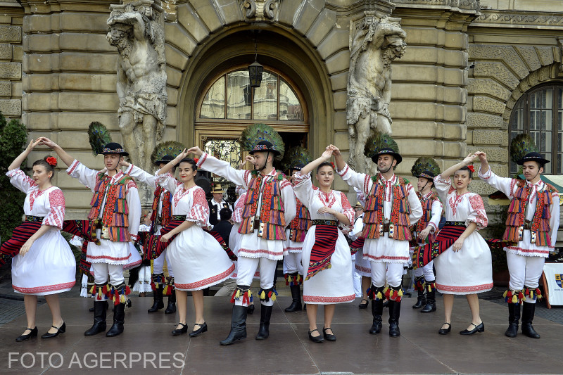 De ce spun ardelenii „no” înaintea fiecărei propoziții. De unde provine celebra interjecție și ce înseamnă de fapt