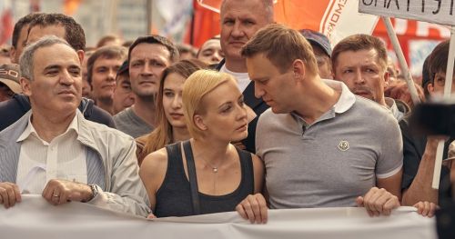 Iulia Navalnaia conduce protestul "Prânz împotriva lui Putin" în timpul alegerilor prezidențiale din Rusia