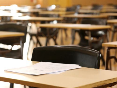 Sesiune specială Bacalaureat 2023. Elevii susțin evaluarea competențelor lingvistice într-o limbă de circulaţie internaţională