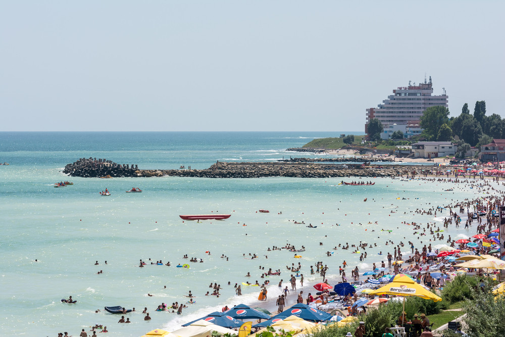 Scandal monstru în Mamaia, după ce șeful ANPC a venit în control: „Domnu' Horia! Lăsaţi-ne, că n-avem cu ce trăi”